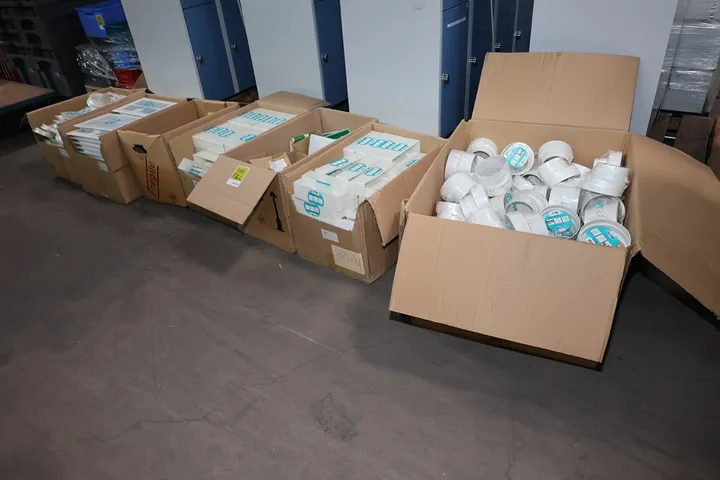 7 x Karton Verbrauchsmaterial